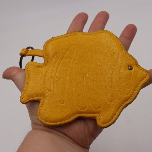 Cold Water Creek Yellow Novelty Fish Shaped Coin Purse & Key Chain - Picture 8 of 10